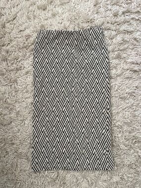 Zara Black and White Geometric Pencil Skirt